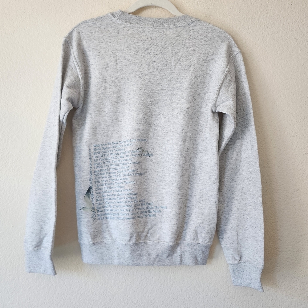 Taylor Swift Official 1989 Taylor’s Version Crewneck Sweatshirt XS - Picture 3 of 4